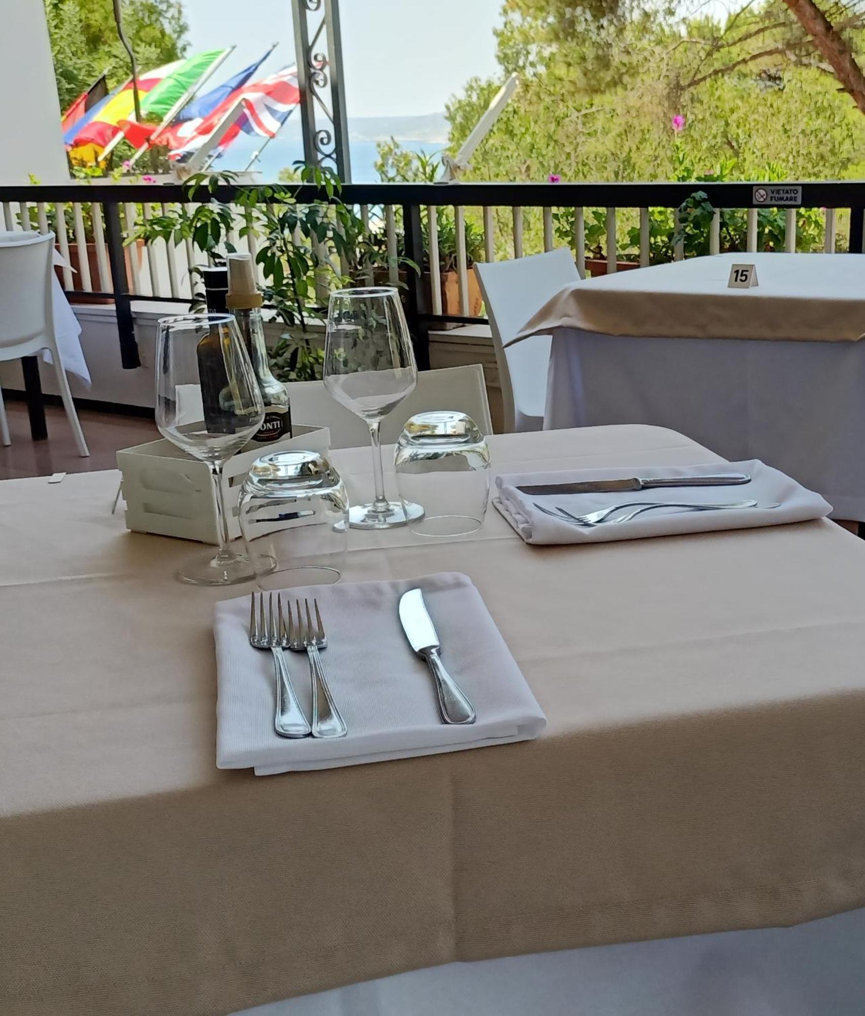 Hotel Degli Ulivi Castro  Buitenkant foto
